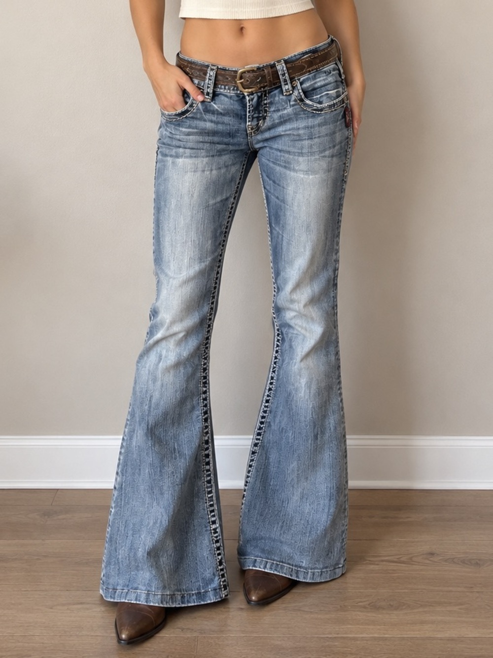 Silver Jeans Camden Rose Bell Low Rise Flare Y2K 28 Western Country Cowgirl